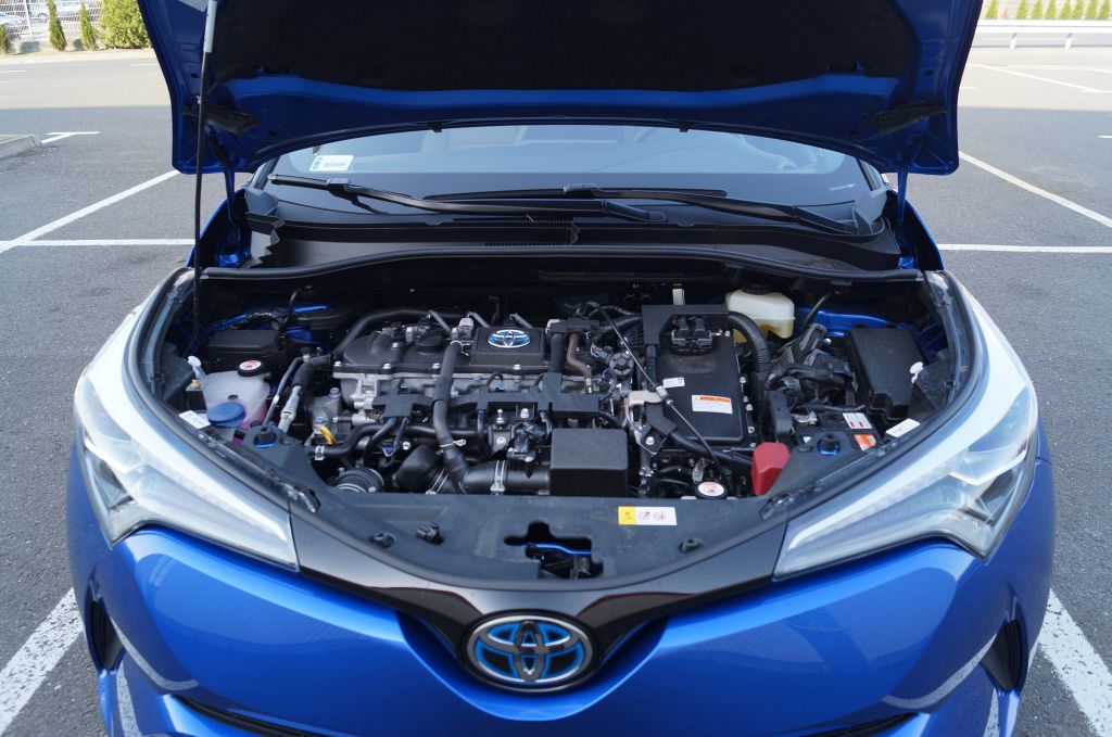 Toyota C-HR 1,8 Hybrid E-CVT 122 KM - Ekstrawagancka