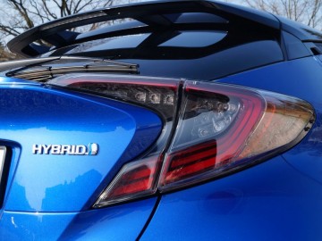 Toyota C-HR 1,8 Hybrid E-CVT 122 KM - Ekstrawagancka