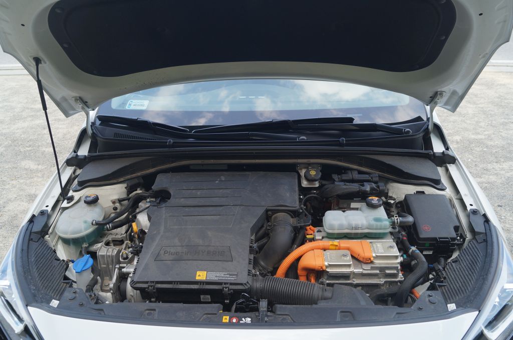 Hyundai IONIQ Hybrid Plug-in 1,6 GDI 6DCT – Hybrydowa przyszłość