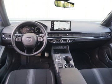 Honda Civic 2.0 i-MMD e:HEV Sport 184 KM – Czy dla każdego?