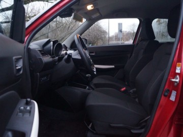 Suzuki Swift 1.2 DualJet mild Hybrid 2WD CVT Premium &ndash; Udana propozycja