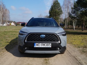 Toyota Corolla Cross iAWD e-CVT 197 KM &ndash; Jakość i praktyczność nie rzucająca się w oczy