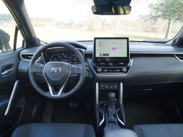 Toyota Corolla Cross iAWD e-CVT 197 KM &ndash; Jakość i praktyczność nie rzucająca się w oczy