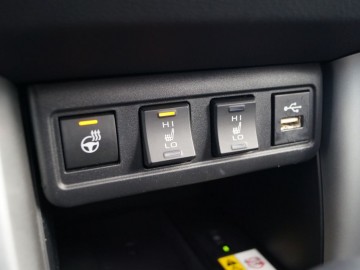 Toyota Corolla Cross iAWD e-CVT 197 KM &ndash; Jakość i praktyczność nie rzucająca się w oczy