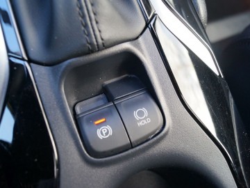 Toyota Corolla Cross iAWD e-CVT 197 KM &ndash; Jakość i praktyczność nie rzucająca się w oczy
