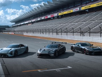 GR GT i GR GT3 bez kamuflażu w Goodwood