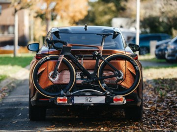Lexus na dw&oacute;ch kołach