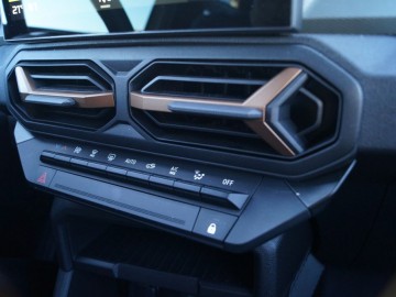 Dacia Duster Hybrid 140 KM 4x2 Extreme - Zaskakująca pod wieloma względami