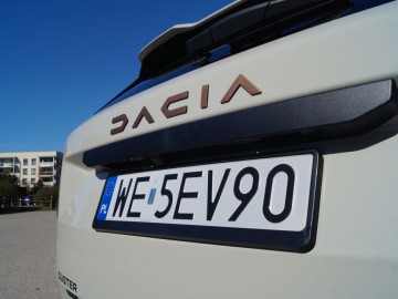 Dacia Duster Hybrid 140 KM 4x2 Extreme - Zaskakująca pod wieloma względami