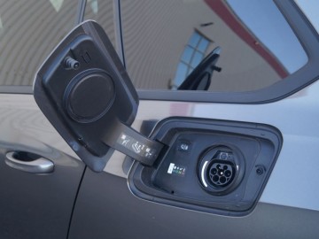 Opel Astra Sports Tourer Plug-in Hybrid GS 1.6 180 KM &ndash; Gdy oszczędność idzie w parze z praktycznością 