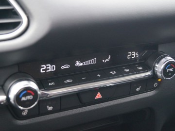Mazda CX-30 E-SKYACTIV-X AWD Takumi 2,0 186 KM - Jedno z ostatnich takich rozwiązań