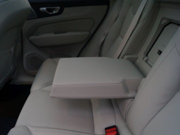 Volvo XC60 B5 AWD Mild Hybrid Black Edition 250 KM+14 KM - Udane połączenie