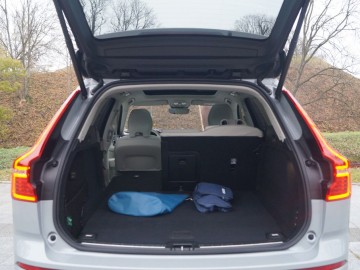 Volvo XC60 B5 AWD Mild Hybrid Black Edition 250 KM+14 KM - Udane połączenie