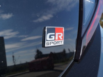 Toyota Aygo X Hybrid Style GR Sport 1.5 e-CVT 116 KM &ndash; Miejska pszcz&oacute;łka