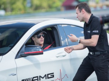 Robert Lewandowski za kierownicą Mercedesów AMG