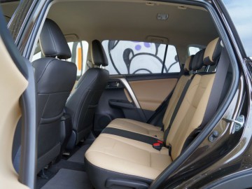 Toyota RAV4 Premium+ Executive - Z mocną pozycją