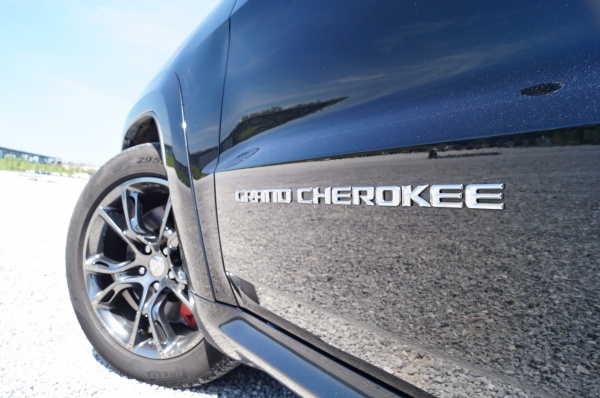 Jeep Grand Cherokee STR8 - Kochajmy V8, tak szybko odchodzi...