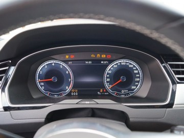 Volkswagen Passat 1.8 TSI BlueMotion Technology 180 KM – Klasyka klasyki!