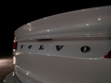Volvo S90 D5 AWD Inscription – Pięć metrów luksusu, czyli piękna bestia