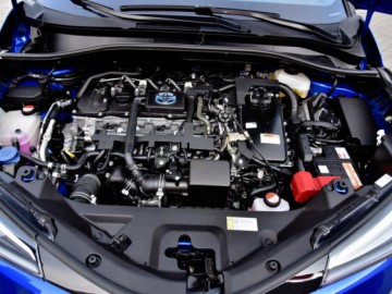 Toyota C-HR Hybrid – Seryjny concept