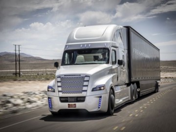 Freightliner Inspiration Truck – Autonomiczna ciężarówka z rekordem