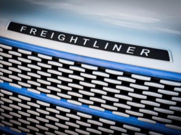 Freightliner Inspiration Truck – Autonomiczna ciężarówka z rekordem