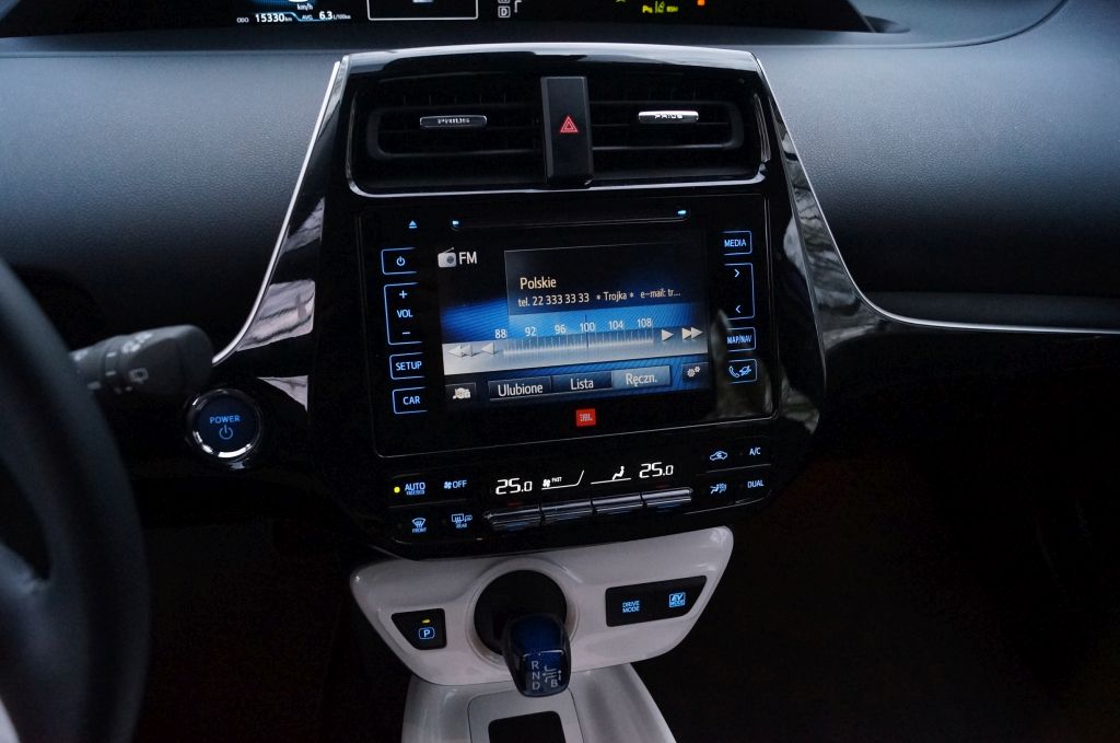 Toyota Prius 1.8 Hybrid Synergy Drive 122KM CVT - Ekologiczny i oryginalny