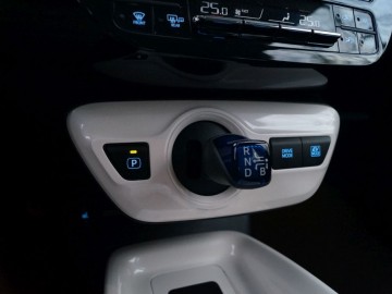 Toyota Prius 1.8 Hybrid Synergy Drive 122KM CVT - Ekologiczny i oryginalny