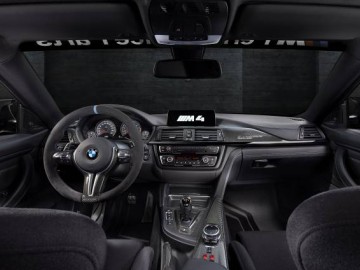 BMW M4 – Na torze Moto GP 2015
