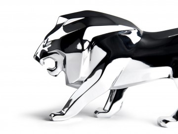Peugeot prezentuje miniaturową rzeźbę lwa - symbol marki