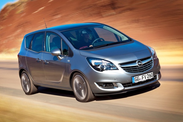 Opel wzywa do serwisu
