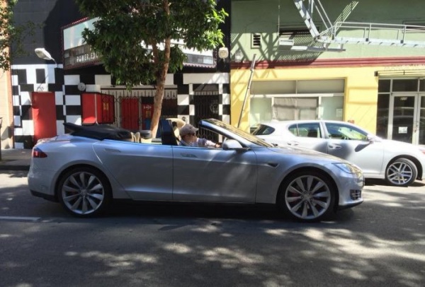 Tesla S jako cabrio