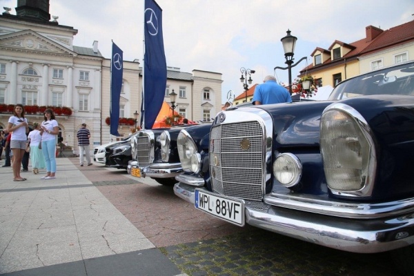 Zabytkowe Mercedesy w Płocku