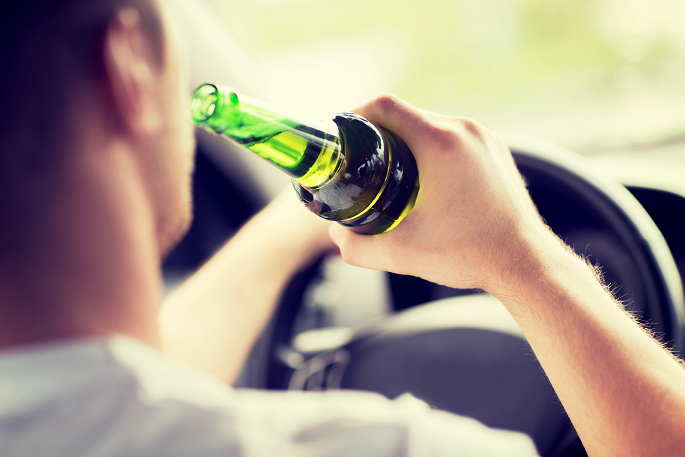 Co skłania kierowców do jazdy po alkoholu?