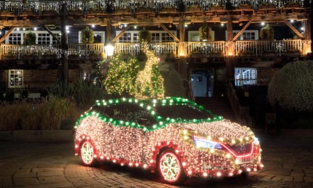 Nissan Leaf jak świąteczna choinka