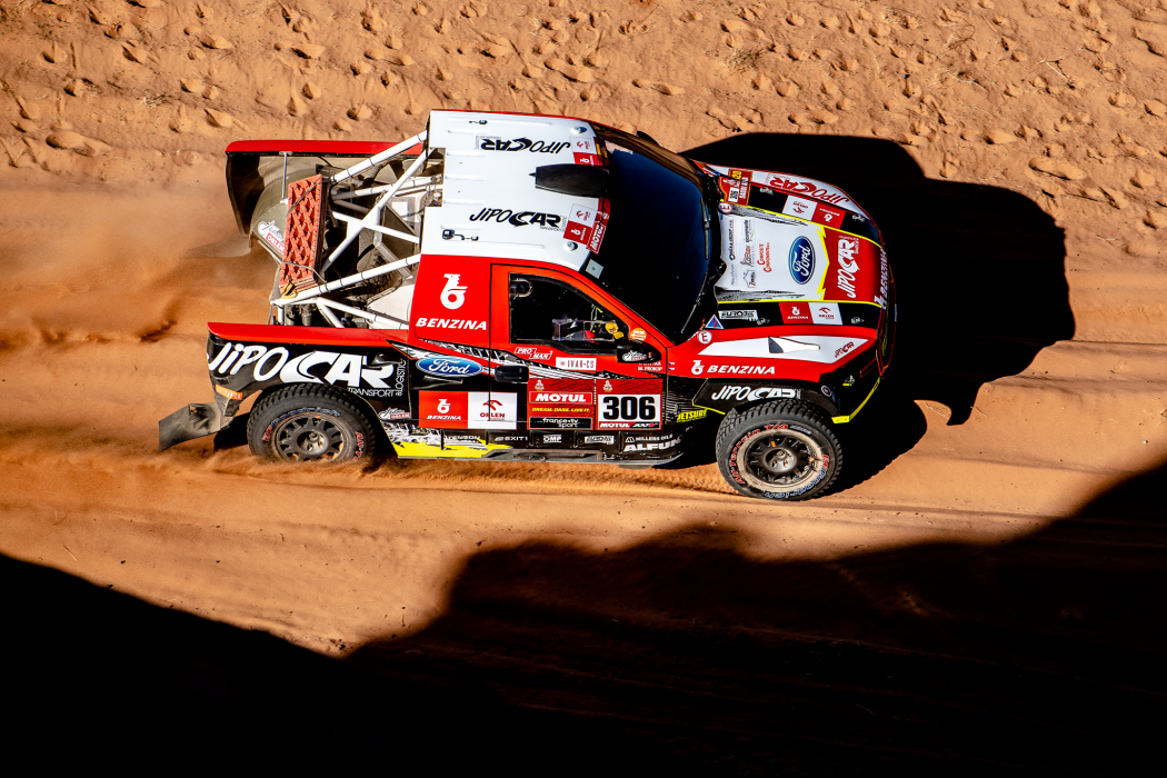 Przygoński tuż za podium w 9. etapie Dakaru