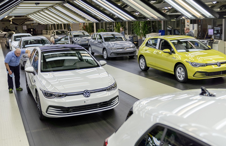 Volkswagen zacznie stopniowo wznawiać produkcję