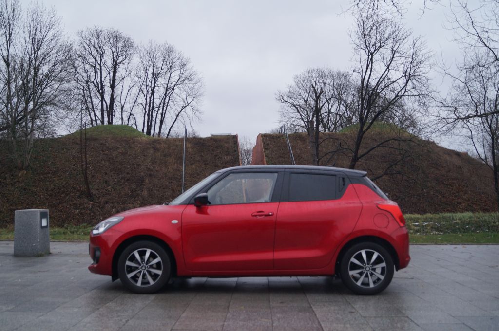 Suzuki Swift 1.2 DualJet mild Hybrid 2WD CVT Premium &ndash; Udana propozycja