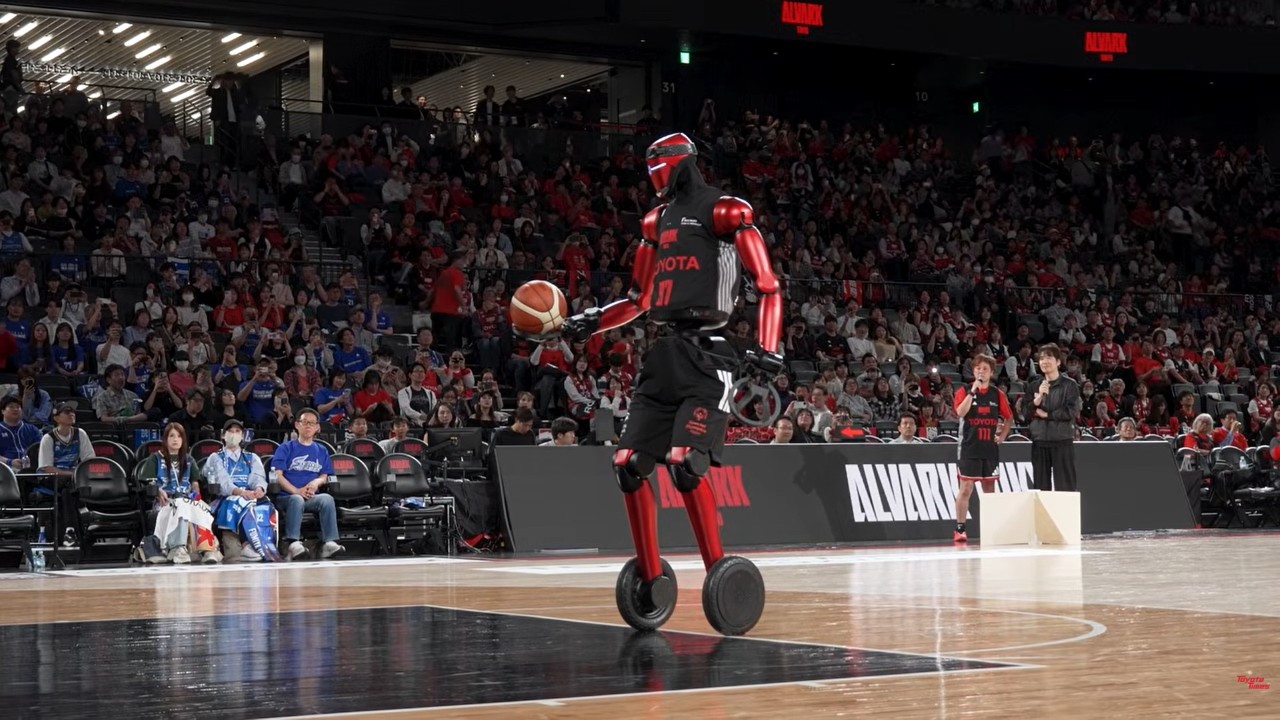 Humanoidalny robot Toyoty inspirowany sportowcem