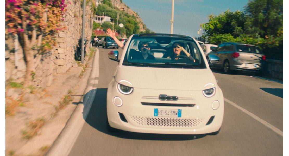 Fiat 500 Hybrid w teledysku