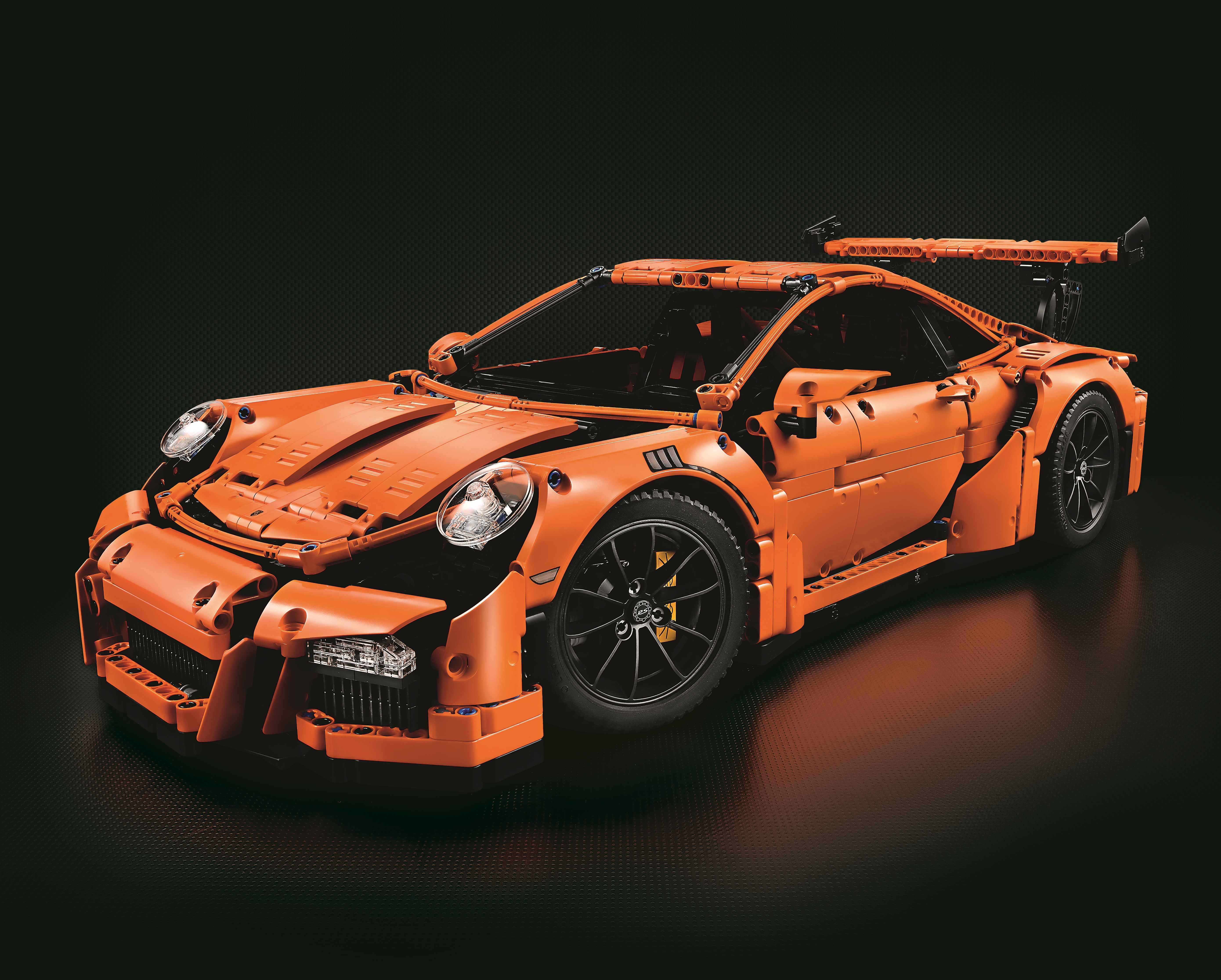 Porsche 911 GT3 RS w 2704 elementach